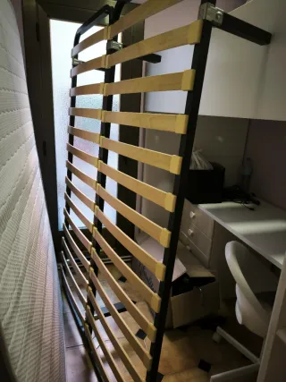 Colchón, somier y almohada