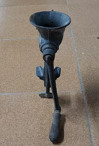 Picadora de carne antigua ELMA hierro,M.26x25x10