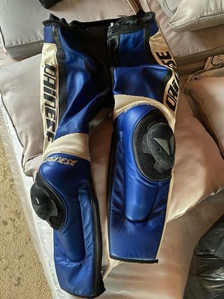 Mono Dainese 2 piezas Piel Azul/Negro/Blanco