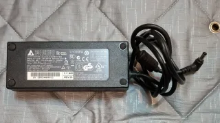 Adaptador Delta Electronics 12V 7.5A