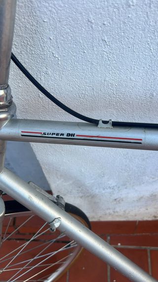 Bicicleta de carretera clásica HB