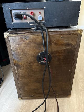 Caja de Subwoofer Hi-Fi Hecha a Mano