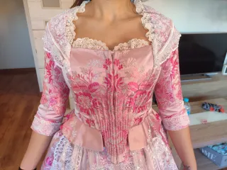 Traje de Fallera Rosa con zapatos talla 40