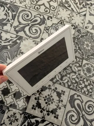 Pantalla Golmar Vesta7