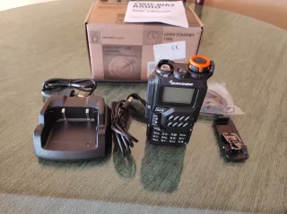 EMISORA MÁS 5 ACCESORIOS. NUEVA A ESTRENAR