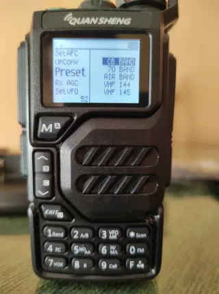 EMISORA MÁS 5 ACCESORIOS. NUEVA A ESTRENAR