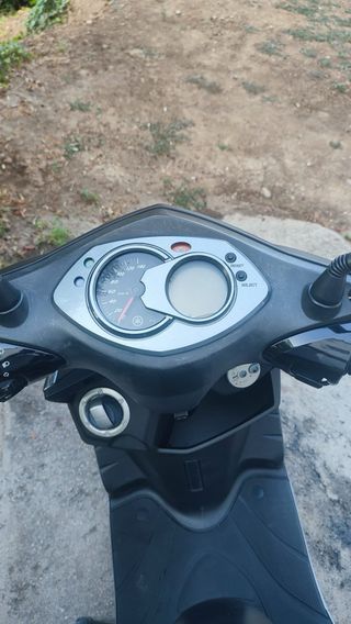 Yamaha Cygnus X 125cc Scooter