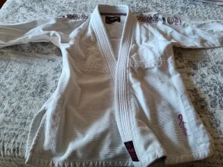 Kimono Fuji Blanco Mujer y protecciones