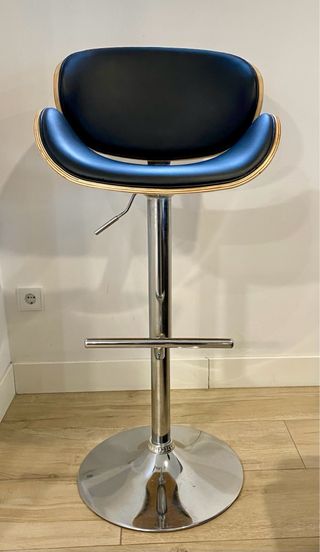 Taburetes polipiel y madera