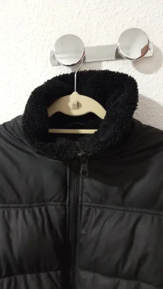 Chaqueta Zara negra acolchada, muy calentita