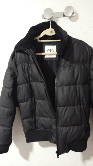 Chaqueta Zara negra acolchada, muy calentita