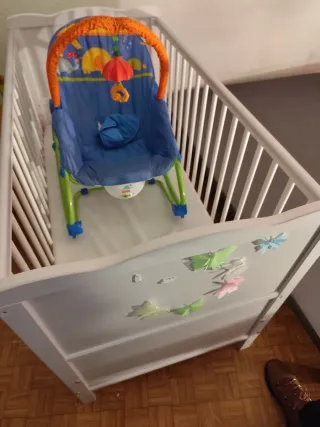 Culla bianca per neonato