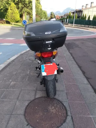 Honda CBF500 Naked Roja
