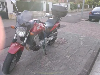 Honda CBF500 Naked Roja