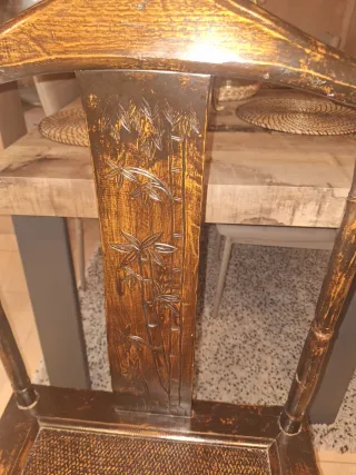 Silla antigua Asia de madera