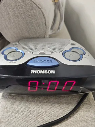 Radio Despertador Thomson Plata y Negro