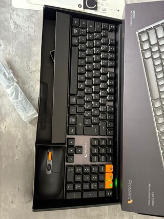 ProtoArc KM310 Teclado Mecánico y Ratón