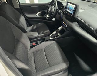 Toyota Yaris hybrid 2023