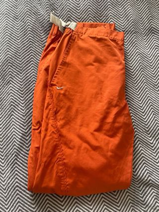 Pantalón Nike naranja talla L