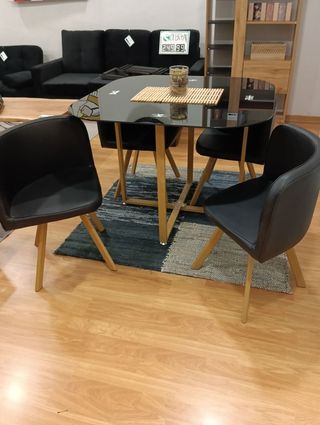 Mesa comedor cristal negro y 4 sillas