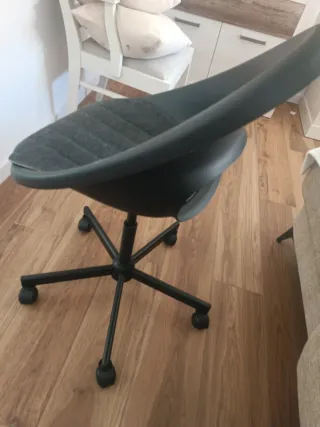 Silla de oficina con ruedas y altura ajustable