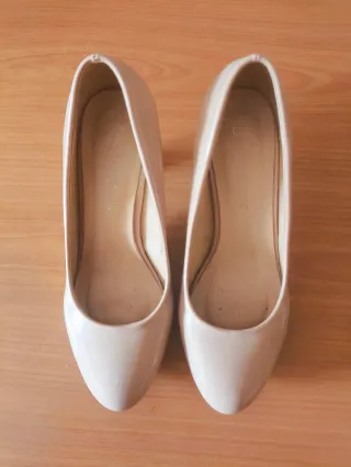 Zapatos de tacón rosa palo