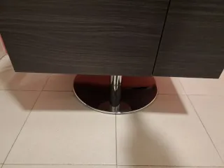Lavabo con mueble de baño y espejo