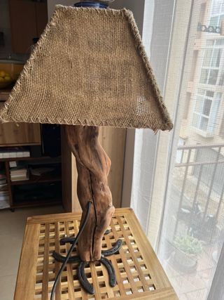 Lámpara artesanal madera y yute