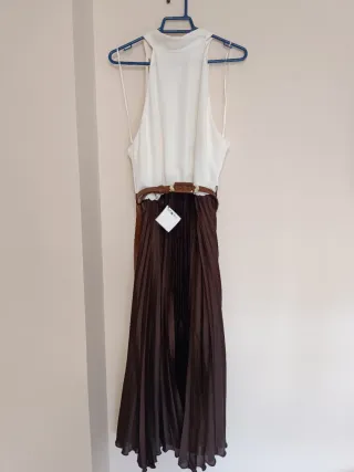 Vestido midi combinado plisado marrón y blanco
