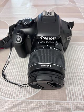 Cámara Canon EOS 1100D + Objetivo 18-55mm