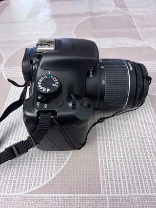 Cámara Canon EOS 1100D + Objetivo 18-55mm