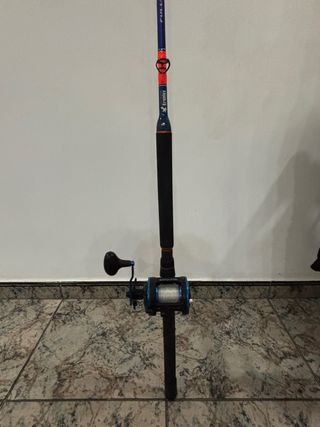 Caña de curricán con carrete