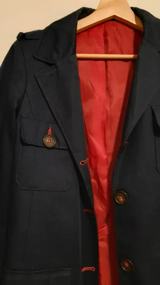 Trench El Ganso Azul Marino forro y coderas rojo