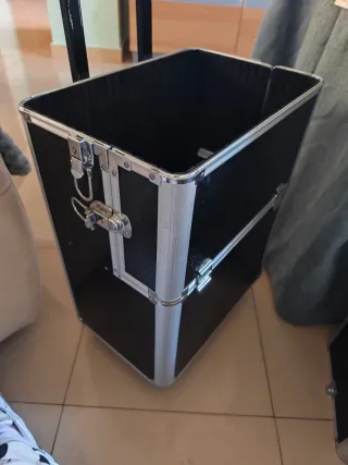 Maletín maquillaje/peluquería negro y plata