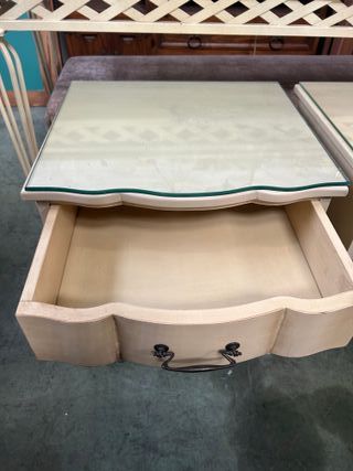 Mesitas de noche vintage amarillas