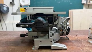 Ingletadora Makita Profesional LH1200FL