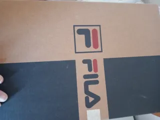 Zapatillas Fila Mujer Blancas y Grises Nuevas 42