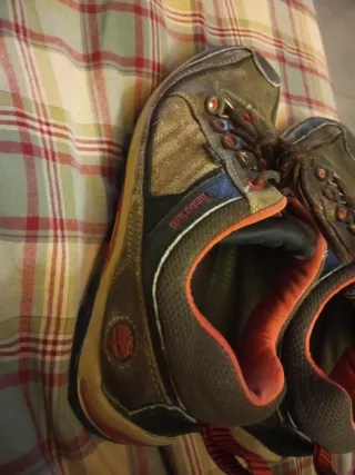 Zapatillas Hombre Marrón y Rojo