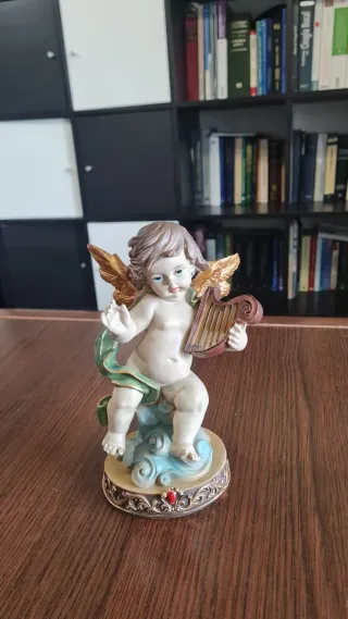 Figura Querubín Músico con Arpa