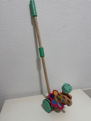 Juguete de arrastre de madera