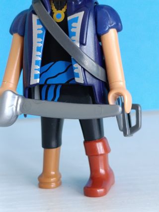 Playmobil pirata tuerto con pata coja