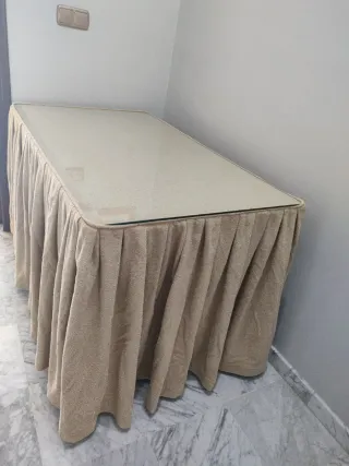 Mesa camilla madera y cristal + ropa camilla.