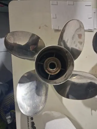 Hélice Cromada Honda 141/4×19