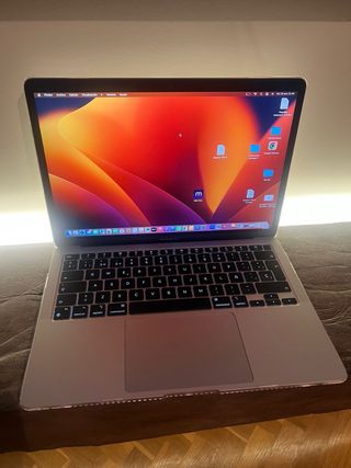 MacBook Air 13” Apple Gris/Plata y magic mouse