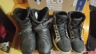 Guantes de moto varios colores pantalones etc