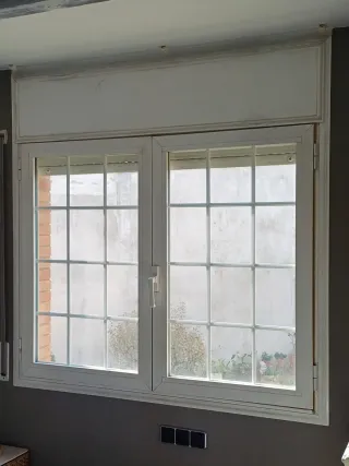 Ventana aluminio 150x150