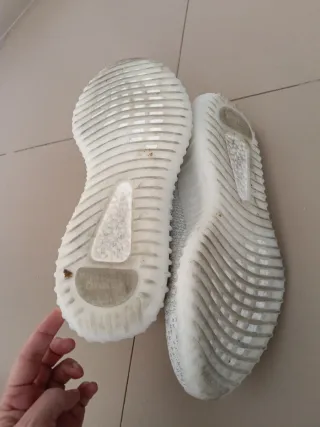 Adidas Yeezy 350 Blancas Talla 44. En buen estado.