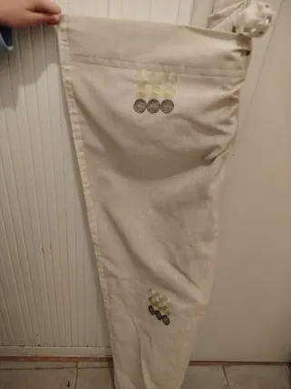 Estor enrollable tela beige con diseño