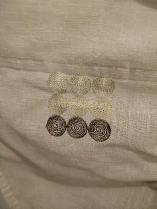 Estor enrollable tela beige con diseño