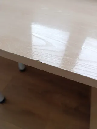 Escritorio madera y metal con cajones